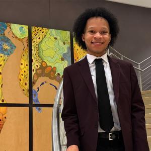 Xavier Graves headshot